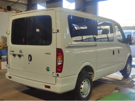 大通V80短軸低頂殯葬服務(wù)車(chē)